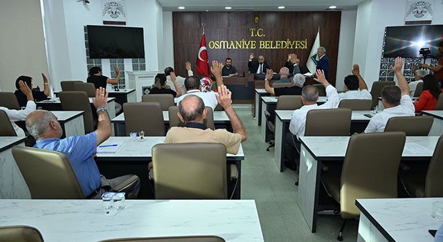 Osmaniye Belediye Meclisi arsa satışlarını görüşüyor