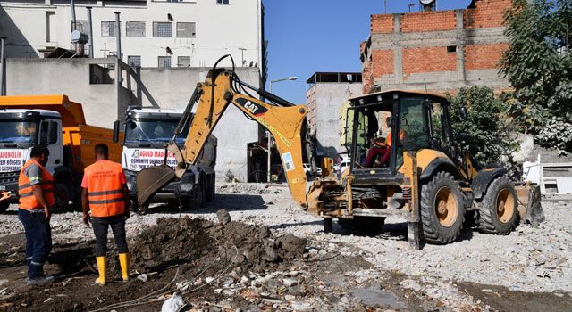 Osmaniye Belediyesi Su Arızalarını Gideriyor