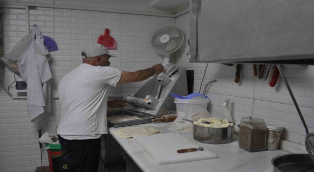 (ÖZEL) Eskişehir esnafı gurbetçilerin ilgisinden memnun, yaz sezonundan umutlu