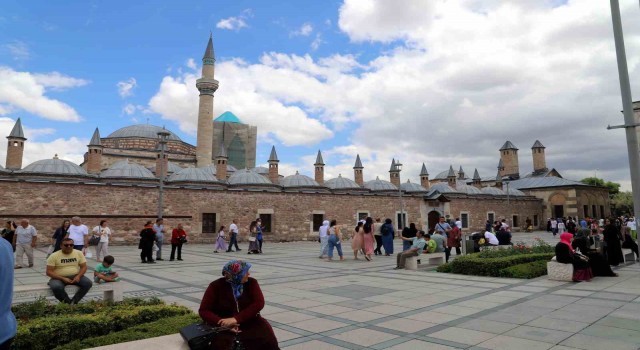 Şehit aileleri ve gaziler, gönüller şehri Konyayı gezdi