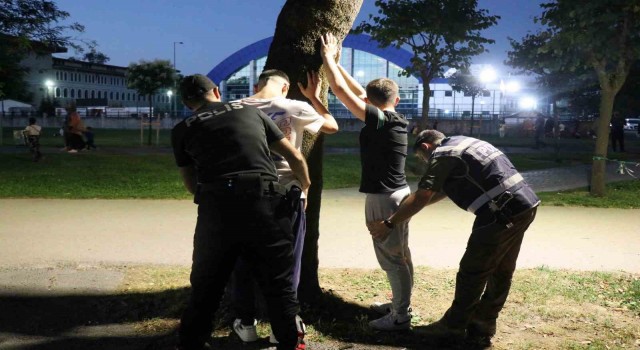 Şehrin en yoğun park ve bahçelerinde polisten uygulama