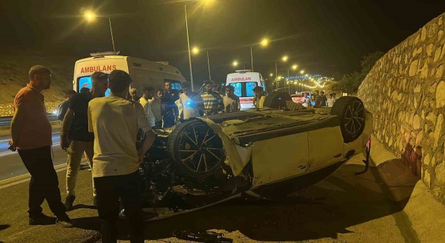 Siirtte otomobil takla attı: 3 yaralı