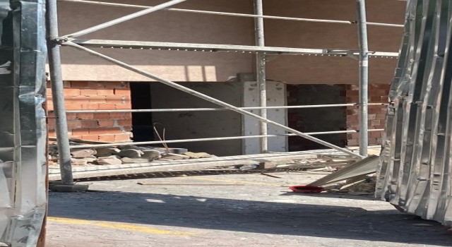 Şişlide önce yıkım kararı alınan 37 yıllık bina güçlendirilmeye başlandı