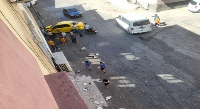 Taksi yayaların arasına daldı: 3ü ağır, 5 yaralı