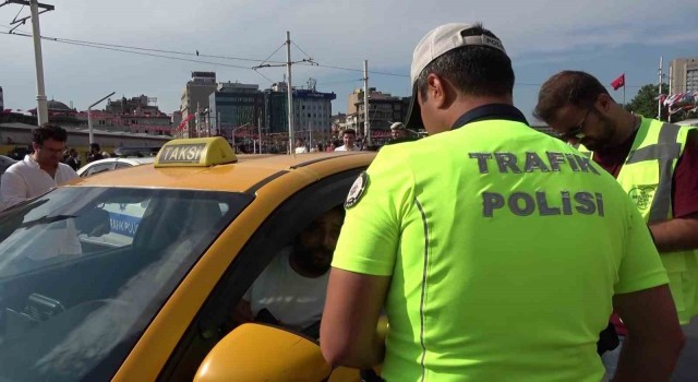 Taksimde ticari taksi denetimi