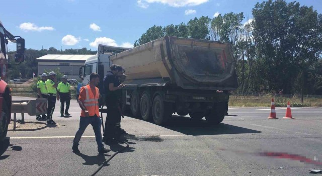 Tekirdağda feci kaza: Motosikletiyle hafriyat kamyonunun altında kalarak hayatını kaybetti