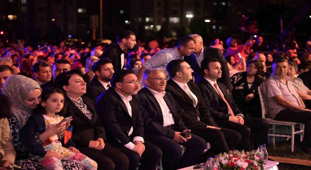 TRT Sanatçıları Şehir Konserleri Kayseride Yapıldı