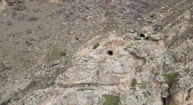 Tuncelide bulunan Gelin Odalarının sırrı çözülüyor