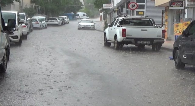 Tuncelide zaman zaman sağanak yağış etkili oluyor