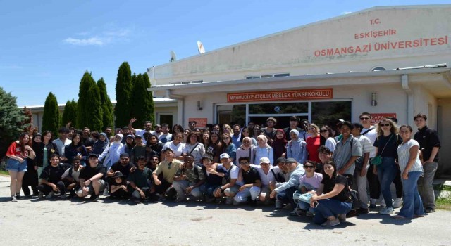 Türkçe öğrenen uluslararası öğrenciler, Mahmudiye Atçılık Meslek Yüksekokulunu ziyaret etti
