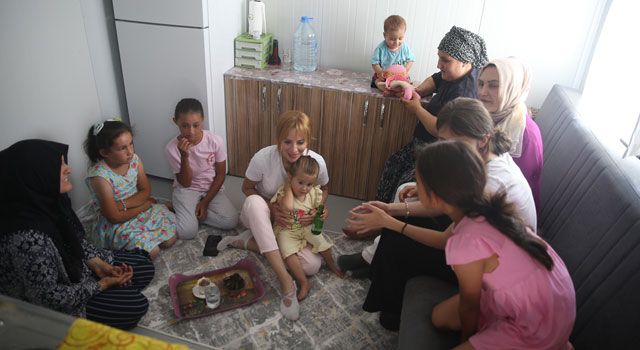 Ünlü İsimlerden Afetzedelere Destek