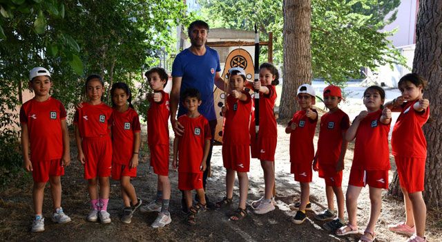 Yaz Spor Okullarında Faaliyetler Devam Ediyor