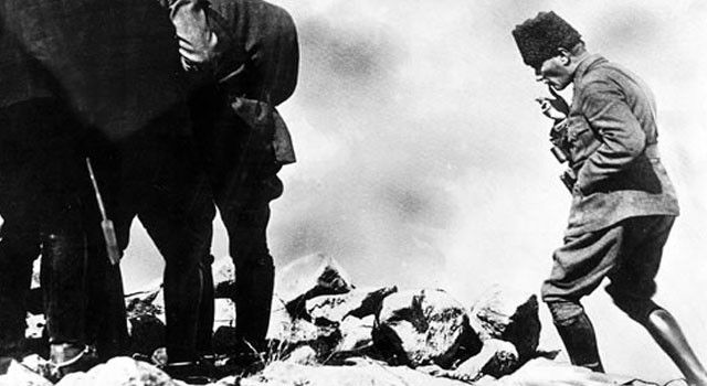 30 Ağustos 1922: Türk Milletinin Büyük Zaferi Kutlu Olsun