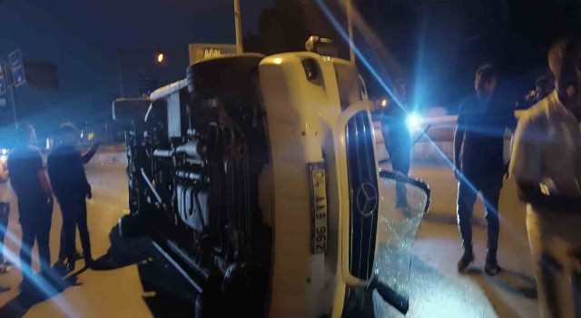 Ağrı'da iki araç çarpıştı: 1 ölü, 16 yaralı