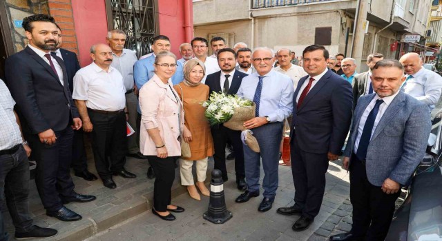 AK Partili Yılmaz: Biz işimize bakıyoruz, onlar birbirleriyle uğraşa dursunlar