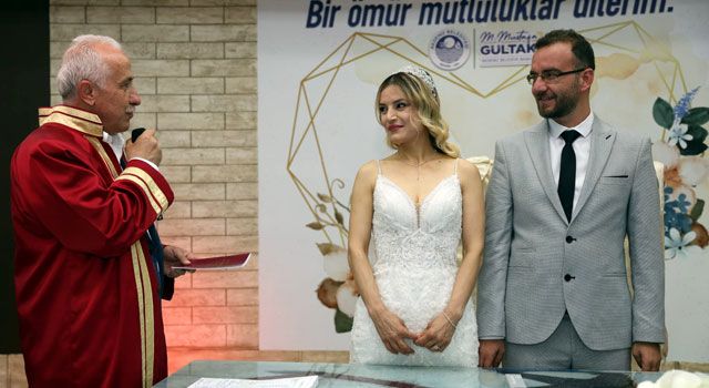 Akdeniz Belediyesi, 4,5 yılda 9 bin çiftin nikahını kıydı