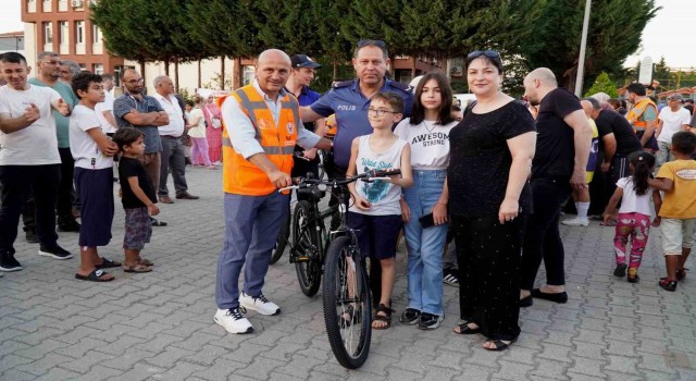 Altınovada Her “Eve Bir Bisiklet” kampanyasında dağıtımlar devam ediyor