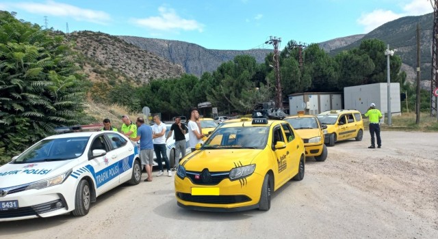 Amasyada polisten ticari taksilere taksimetre denetimi
