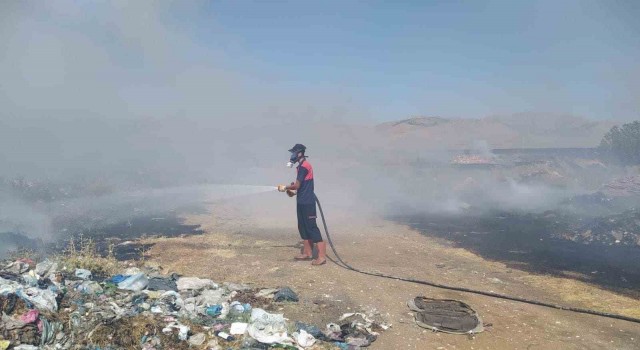 Arazi yangını 1 saatlik müdahale sonrası söndürüldü