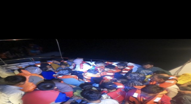 Ayvacık açıklarında 57 kaçak göçmen yakalandı