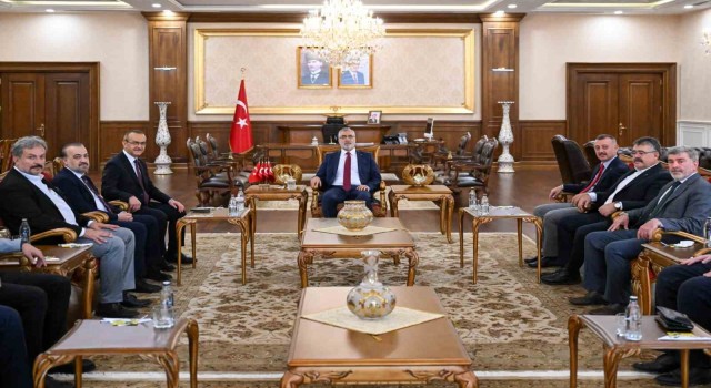 Bakan Işıkhan: “Dünyanın en iyi 100 limanın bir tanesi Kocaelinin”
