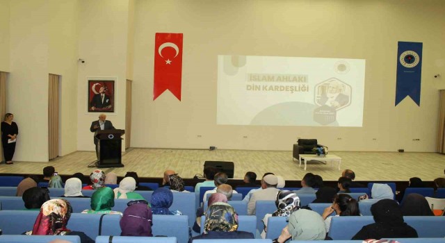 Batman Üniversitesinde ‘İslam Ahlakı Din Kardeşliği konferansı