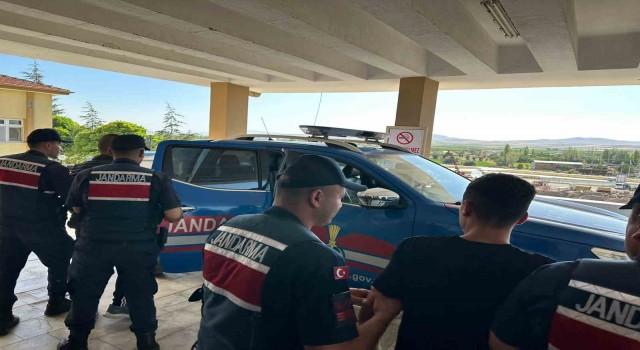 Bir çok ilçede motosiklet çalan şahısları Bolvadinde jandarma yakaladı
