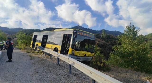 Bursada belediye otobüsünde faciadan dönüldü: 10 yaralı