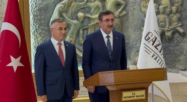 Cumhurbaşkanı Yardımcısı Cevdet Yılmaz Gaziantep Valiliğini ziyaret etti