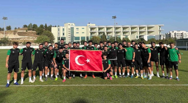 Denizlispor antrenmanında Zafer Bayramı coşkusu