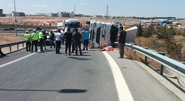 Gaziantep’te Devrilen kamyonun sürücüsü öldü, yakınlarının feryadı yürek dağladı