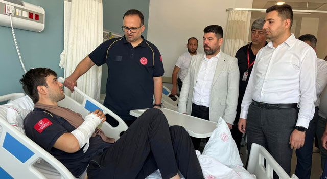 Dr. Kara’dan Yaralanan Sağlıkçılara Ziyaret