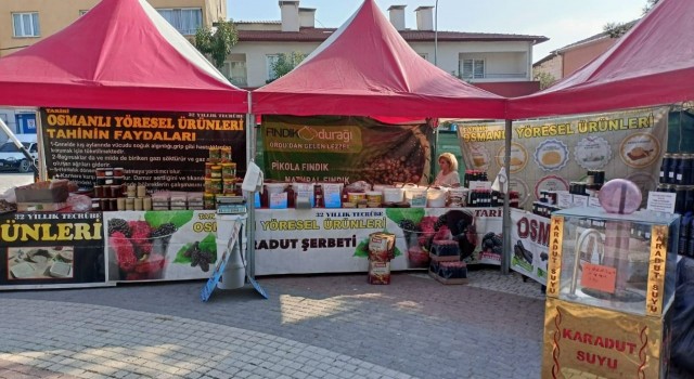 Emette depremzede esnaflar için Gaziantep yöresel ürünler pazarı kuruldu