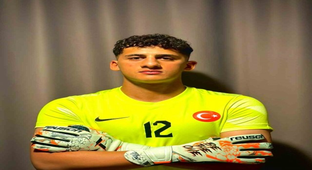 Eskişehirli kaleci Barış Emre Çölük, milli takımda