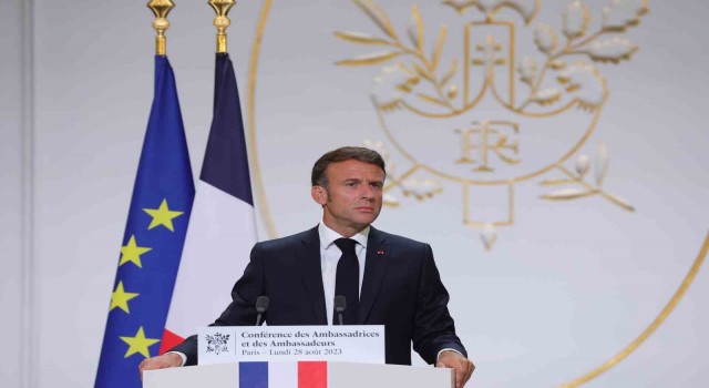 Fransa Cumhurbaşkanı Macron: “Fransız elçi Nijer'de kalacak”