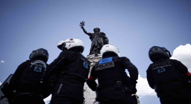 Fransada 5 polis bir protestocunun ölümü nedeniyle gözaltına alındı