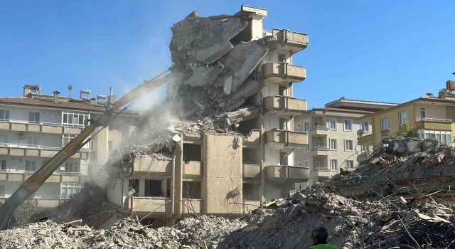 Gaziantepte kontrollü yıkım çalışmaları sürüyor