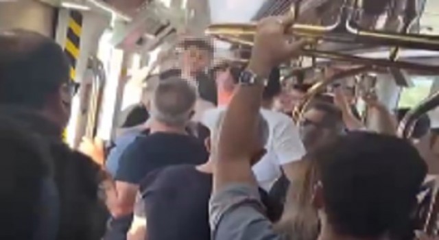 Grevin bitmesinin ardından İzmir metrosunda yumruk yumruğa kavga