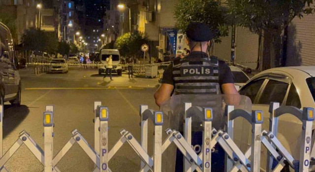 Güngörendeki silahlı çatışma: Olay yerinden geçen şahıs kurşunların hedefi oldu