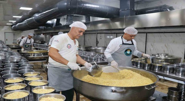 Haliliyede kazanlar 3 bin 248 vatandaş için kaynıyor