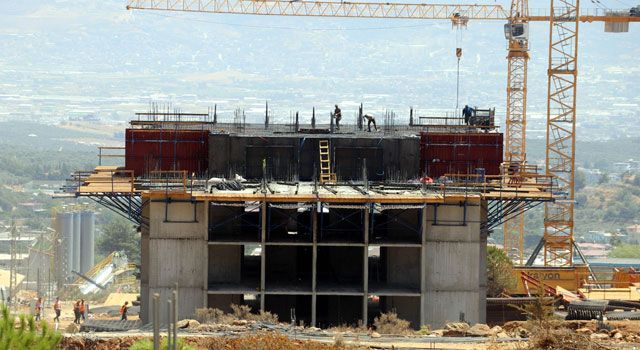 Hatay'da deprem konutları inşası sürüyor
