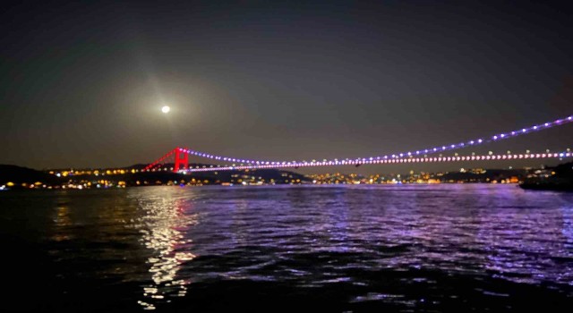 İstanbulda Süper Mavi Ay manzarası mest etti