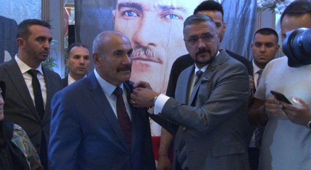 İYİ Partiden istifa eden 62 üye MHPye katıldı