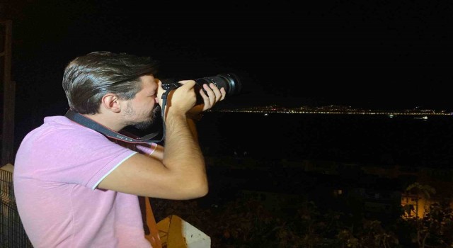 İzmirde “Mavi Ay” seyirlik manzara oluşturdu