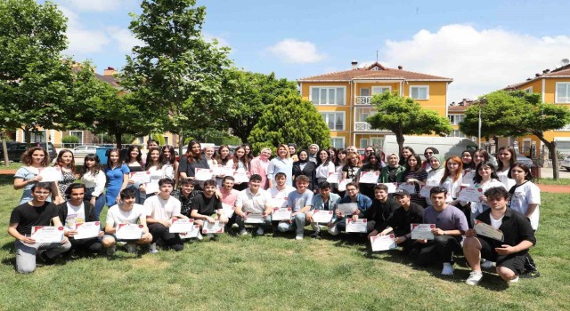 İzmit Çınar Akademi mezunları üniversiteli oldu