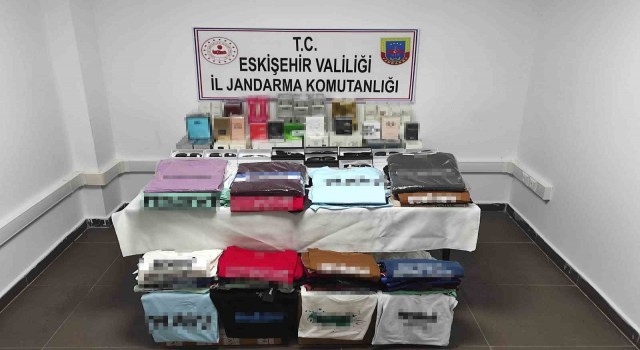 Jandarma ekipleri 451 bin TL değerinde gümrük kaçağı ürünü ele geçirdi