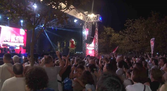 Kadıköyde Erol Evgin coşkusu