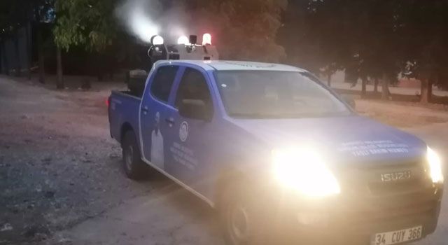 Kadirli Belediyesi Haşerelere Karşı İlaçlama Yapıyor
