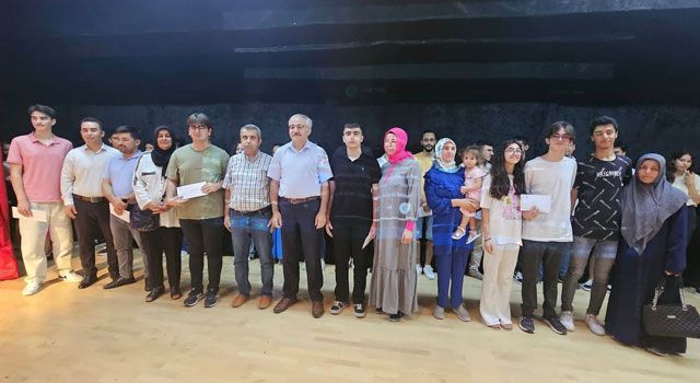 Kadirli'de YKS’de Başarılı Olan Öğrenciler Ödüllendirildi