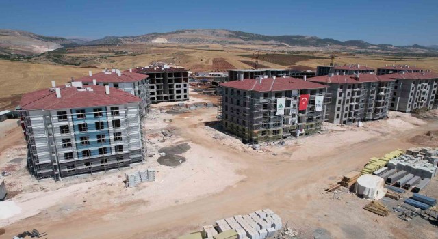 Kalıcı deprem konutları renkleniyor